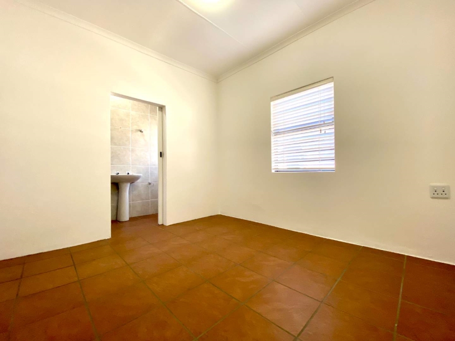 7 Bedroom Property for Sale in Myburgh Park Western Cape
